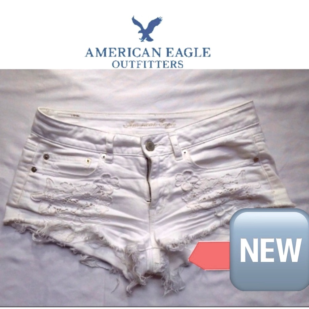 AE White Jean ShortsWFloral Design